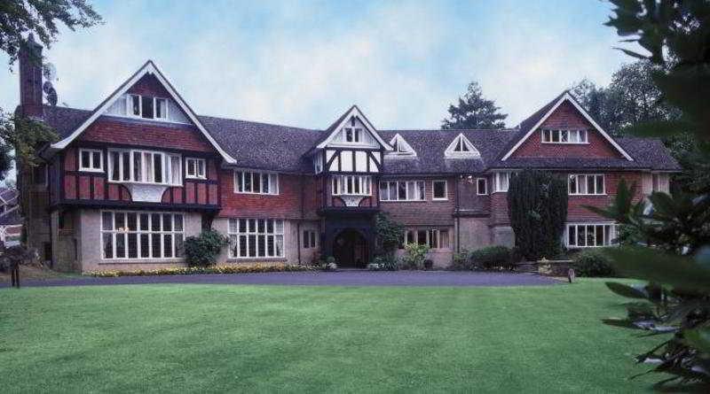 De Vere Venues Branksome Hotel Haslemere Exterior foto